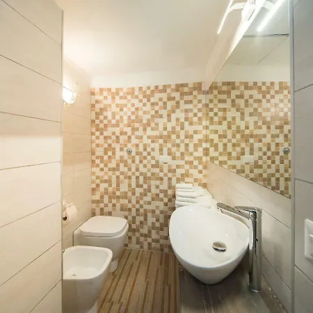 מלון Palazzo Ricca Guarducci 2 *