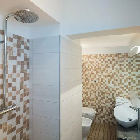 Palazzo Ricca Guarducci 2 מלון